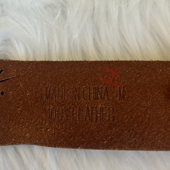 100% Leather Brown Studded Belt Size Medium - Picture 5 of 6